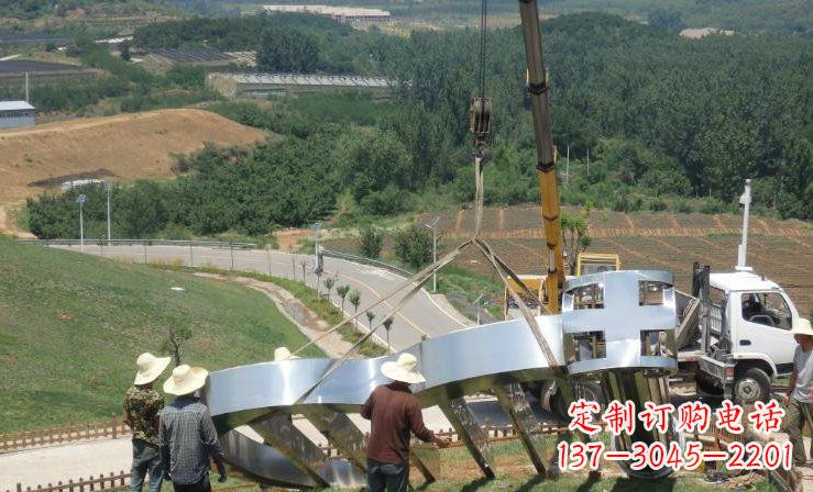 重庆中领雕塑:高质量不锈钢竖琴雕塑