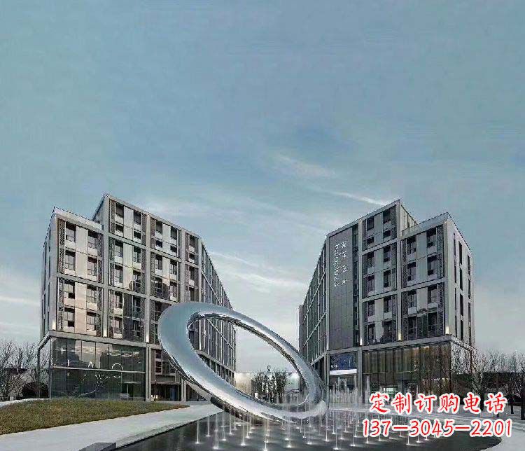 重庆广场不锈钢圆环景观雕塑1