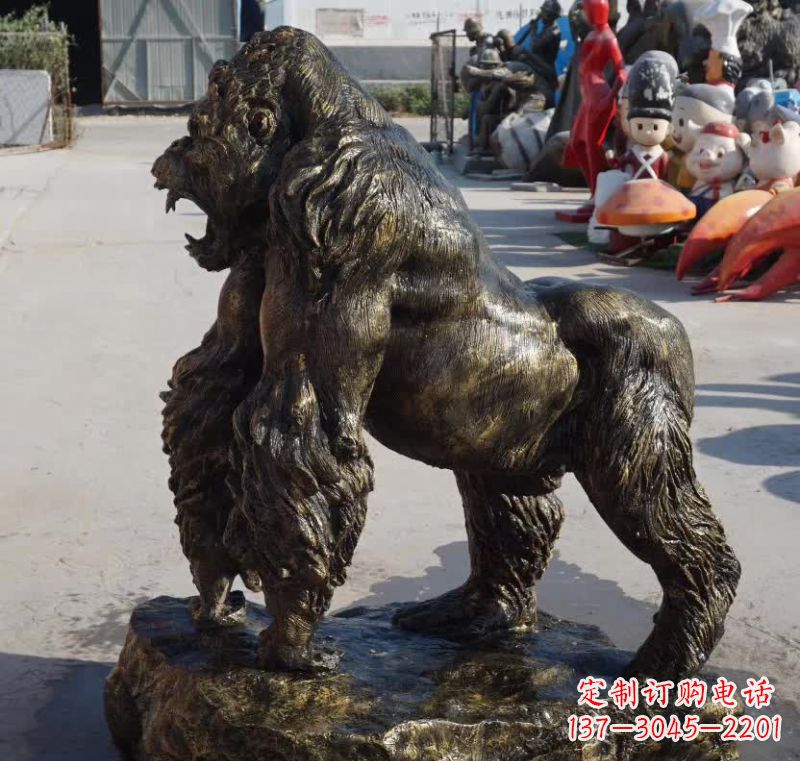 重庆高贵大气的猩猩铜雕