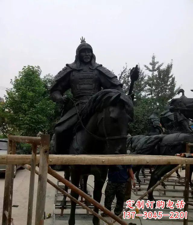 重庆浪漫古将骑马铜雕,让您感受古代将军的风采!