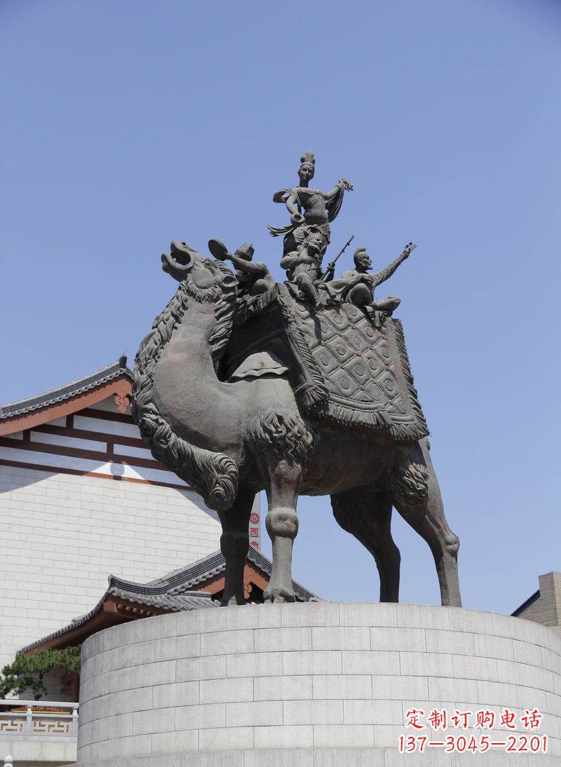 重庆中领雕塑:古代人物骑骆驼铜雕