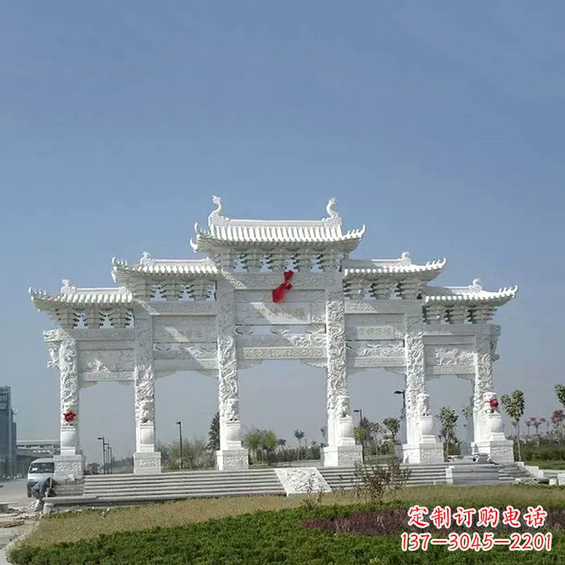 重庆广场汉白玉五门石牌坊