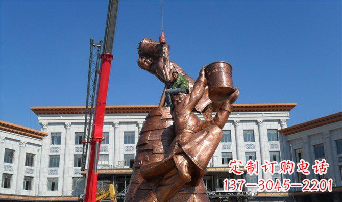 重庆尊贵跳舞的美女铜雕