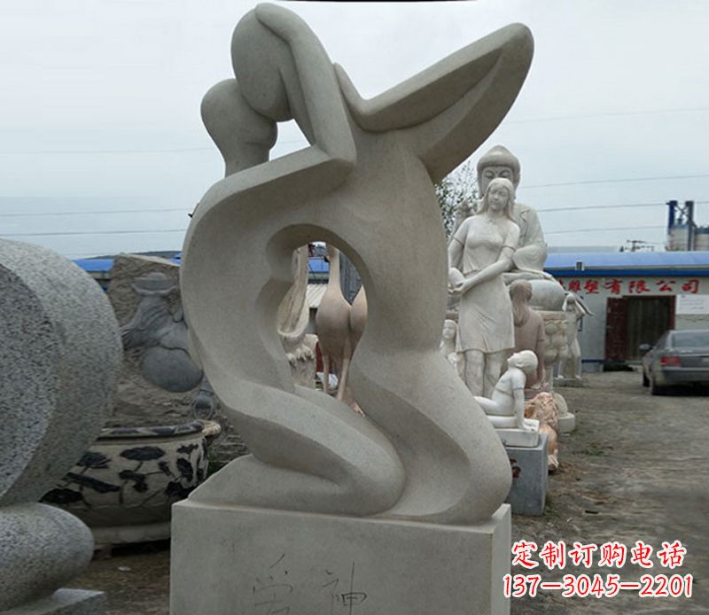 重庆情侣石雕:给浪漫爱情永恒的礼物