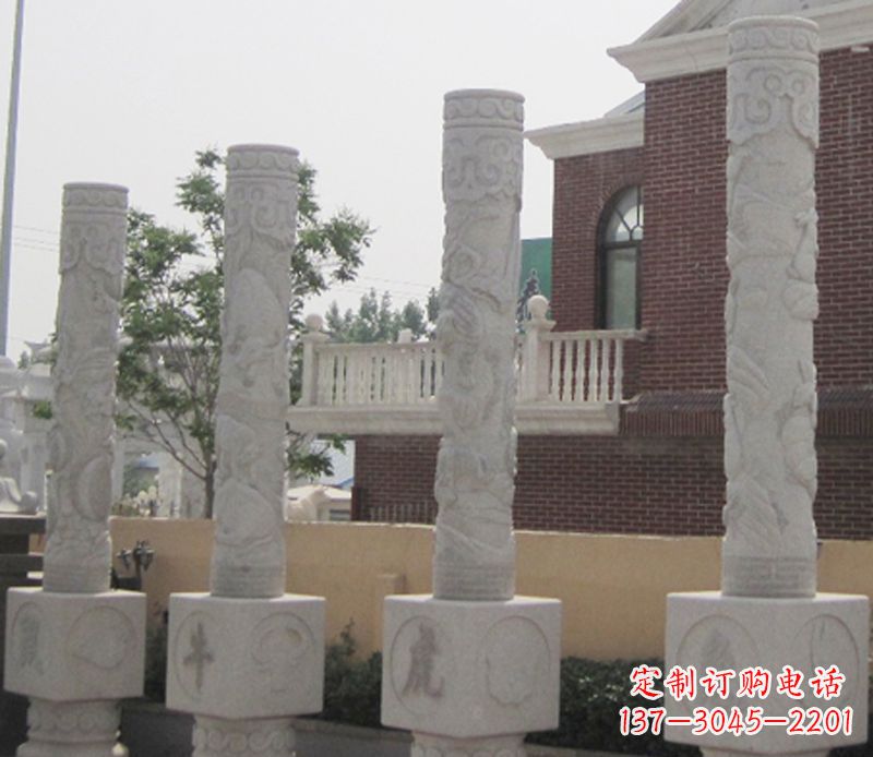 重庆广场十二生肖柱子石雕