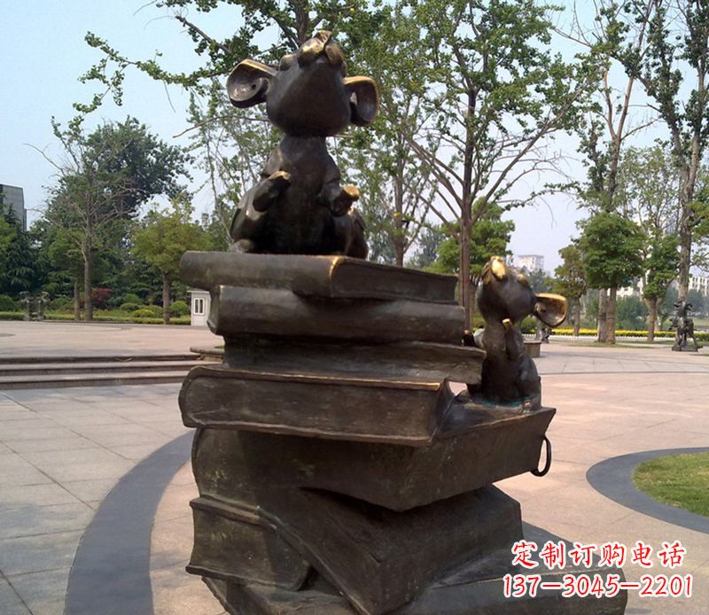 重庆广场十二生肖铜雕塑