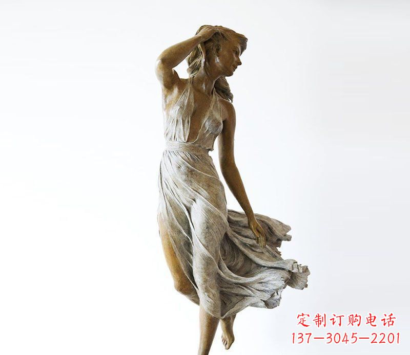 重庆空灵优雅的西方美女雕塑