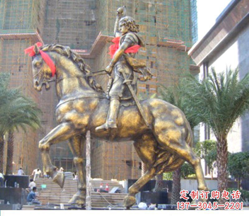 重庆华丽的骑士雕塑,引人注目的西方骑马战士纪念铜雕