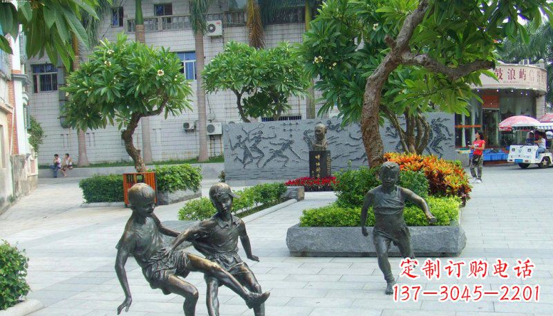 重庆匠心细作,精致铜雕足球小孩