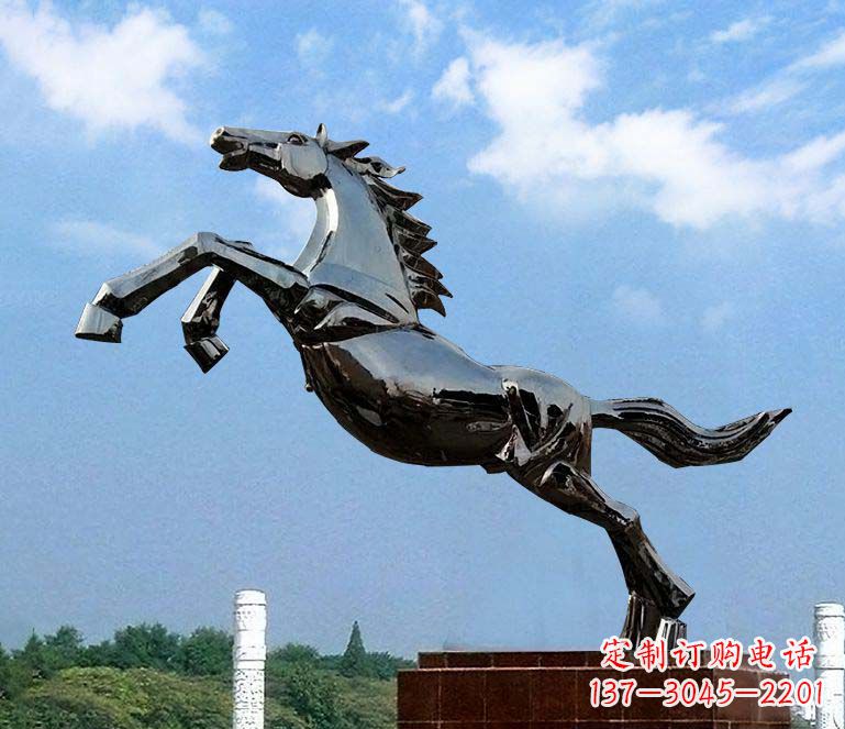 重庆浑然天成的激情奔马雕塑