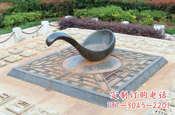 重庆广场指南针景观铜雕
