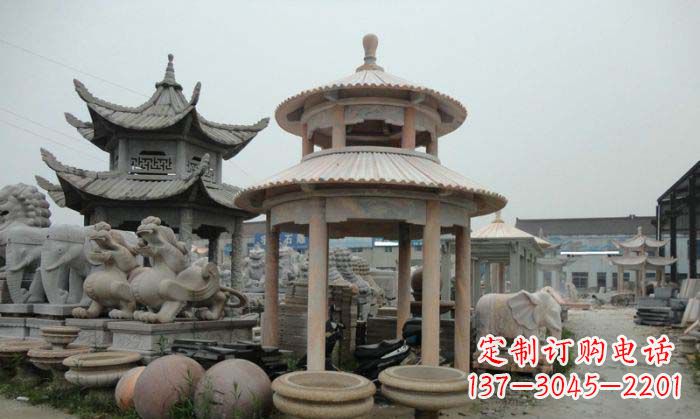 重庆海边景观晚霞红圆顶石雕凉亭