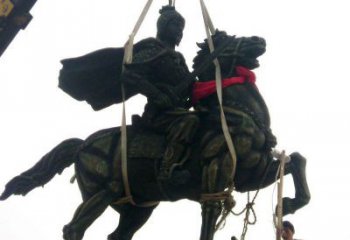 重庆仰望古代将军，来一场跨越时空的雕塑之旅