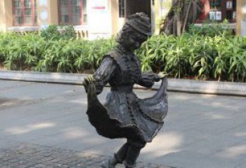重庆中领雕塑推出的爱舞的小少女铜雕，以少女跳…