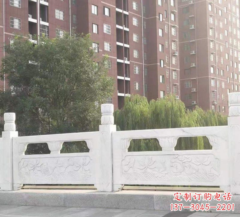 重庆汉白玉荷花鲤鱼浮雕栏板--精美雕刻点缀室内空间