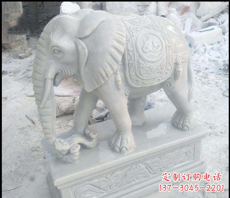 重庆汉白玉吉祥鼻卷如意的大象石雕