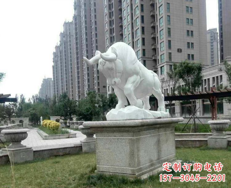 重庆汉白玉开荒牛小区园林动物石雕
