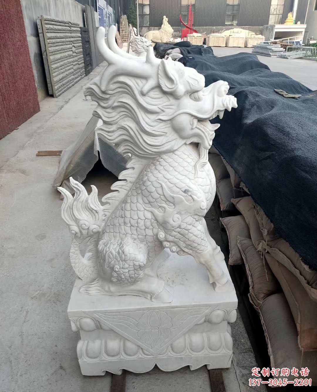重庆高雅古朴的汉白玉麒麟雕塑