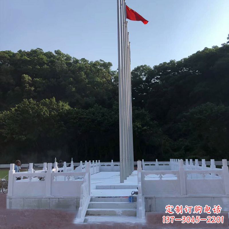 重庆中领雕塑是一家专业定制汉白玉石雕国旗台的…