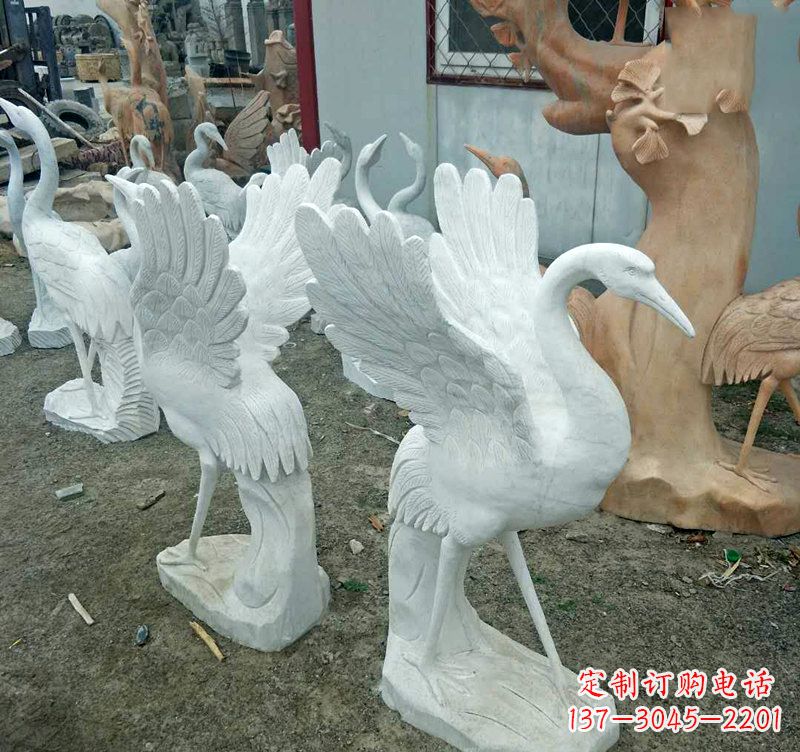 重庆装点家园的仙鹤石雕