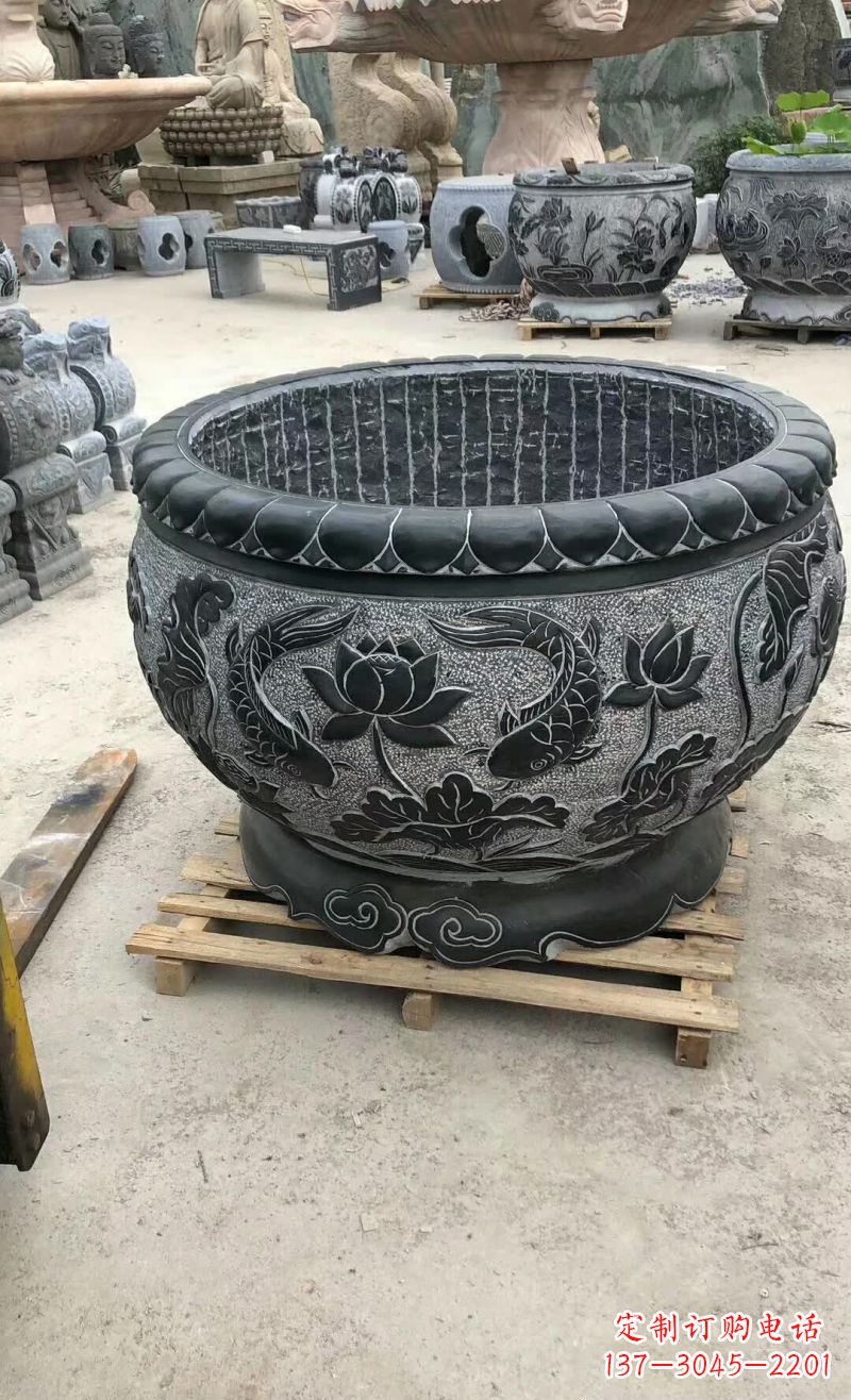 重庆荷花鲤鱼石浮雕水缸,精美独特的艺术之作