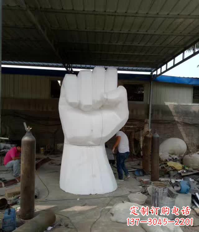 重庆中领雕塑推出户外不锈钢拳头雕塑