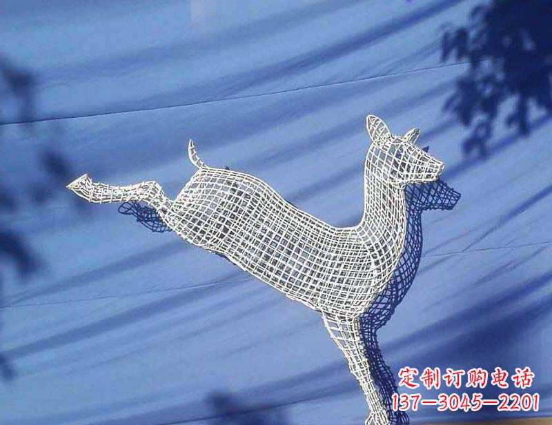 重庆户外不锈钢小鹿造型雕塑
