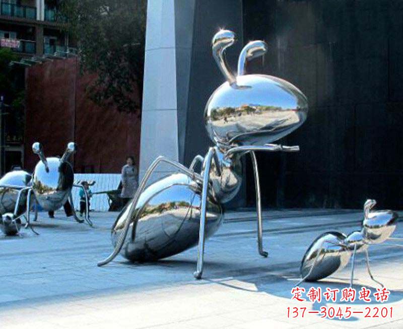 重庆户外镜面不锈钢蚂蚁雕塑