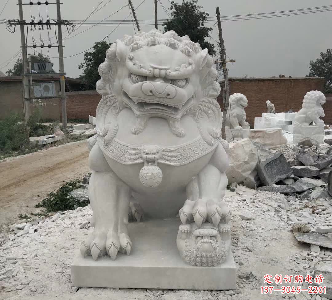 重庆非凡威猛!来自中领雕塑的狮子踩球石雕