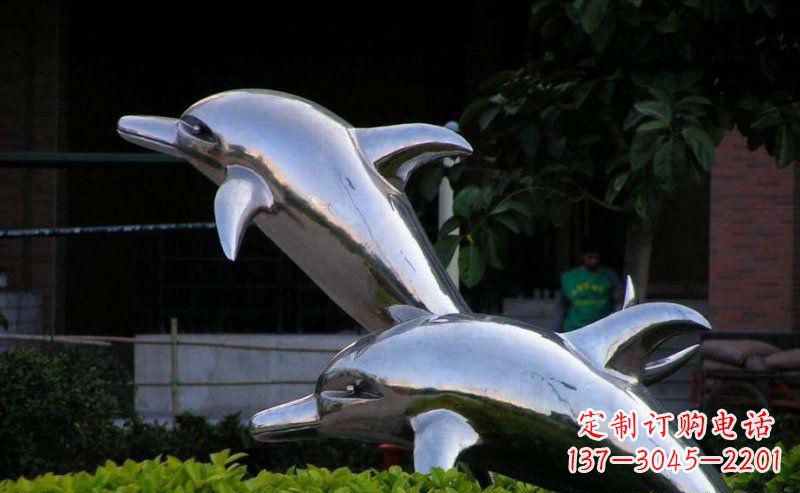 重庆街边不锈钢跳跃海豚景观雕塑