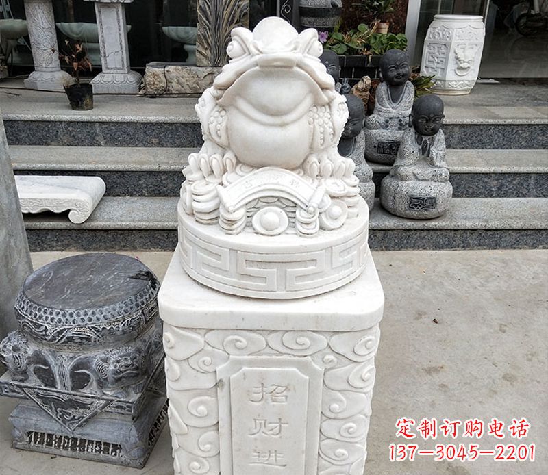 重庆金蟾立柱石动物雕塑