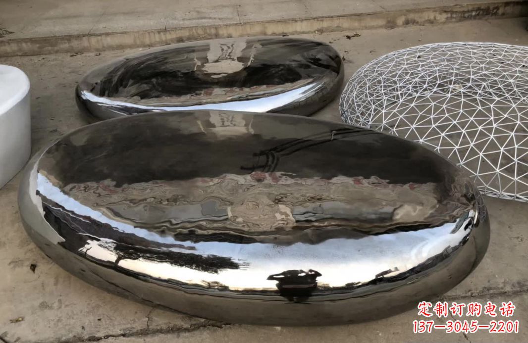 重庆享受艺术的魅力,请选择中领雕塑的镜面不锈钢鹅卵石雕塑