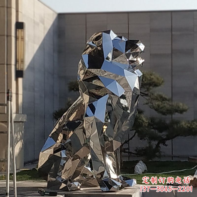 重庆镜面不锈钢几何块状狮子雕塑