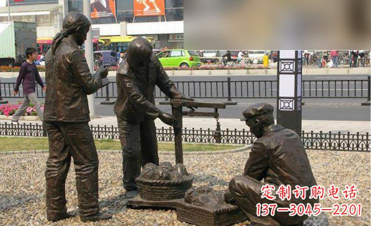 重庆灵动白菜雕塑生动展现可爱表情