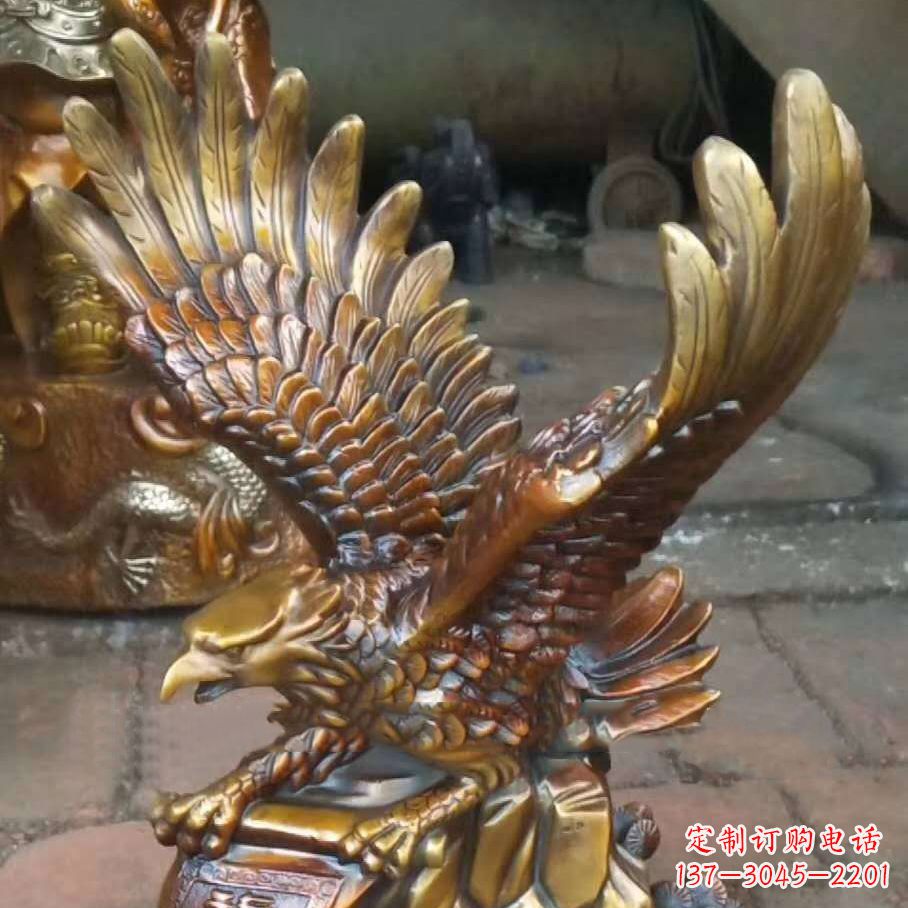 重庆老鹰展翅铜雕塑