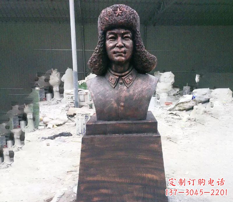 重庆雷锋广场伟人铜雕