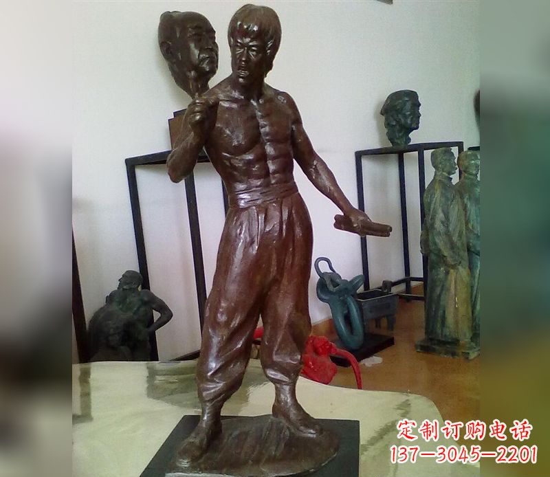 重庆李小龙电影明星铜雕