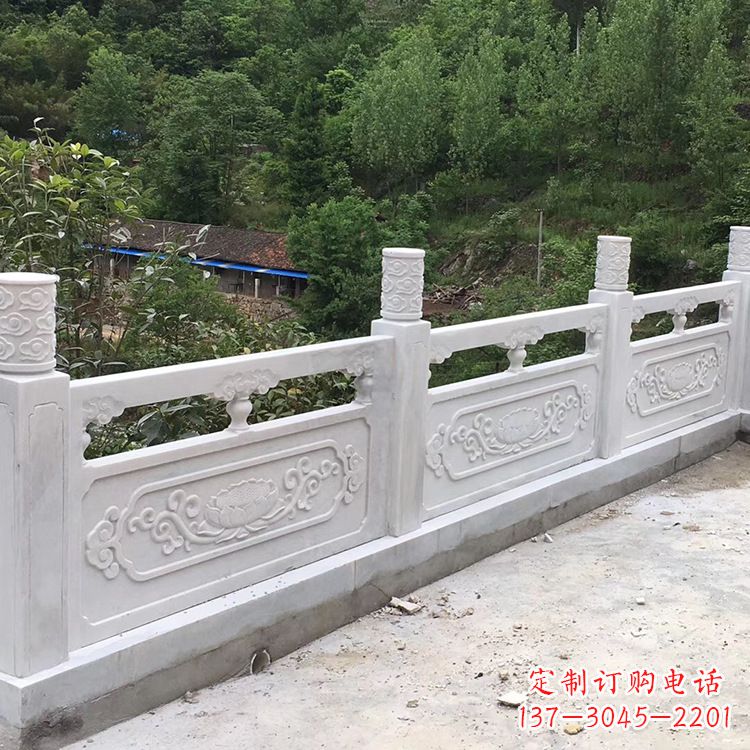重庆莲花纹石栏板雕塑,为你树立华丽边框