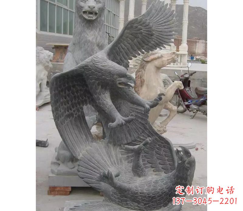 重庆中领雕塑推出的石雕老鹰是一款充满生机与力…