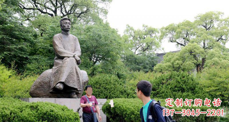 重庆鲁迅铜雕,艺术品级的文化符号