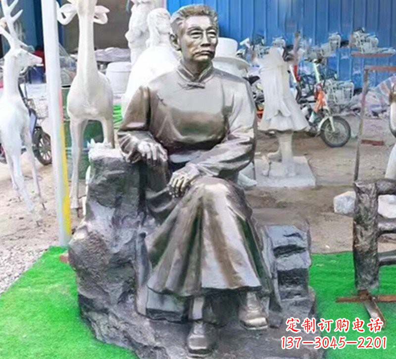 重庆鲁迅铜雕塑,铸就永恒传奇