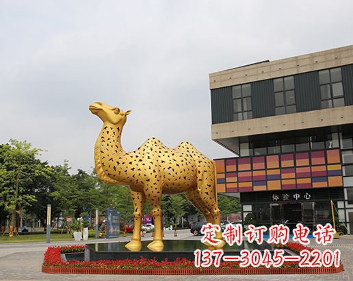 重庆闪亮可爱的不锈钢骆驼雕塑