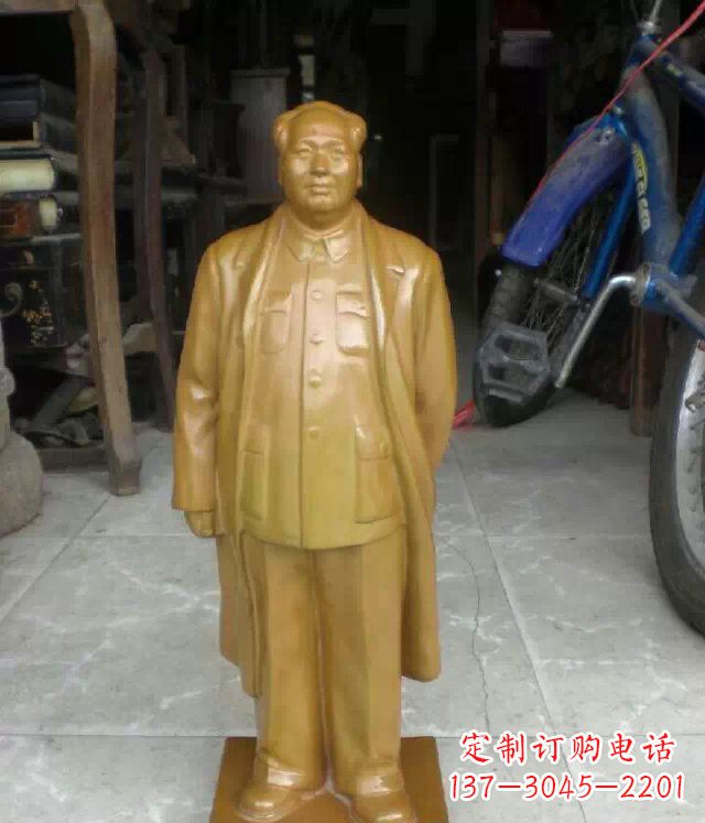 重庆毛主席仿铜雕塑:唤醒历史的记忆