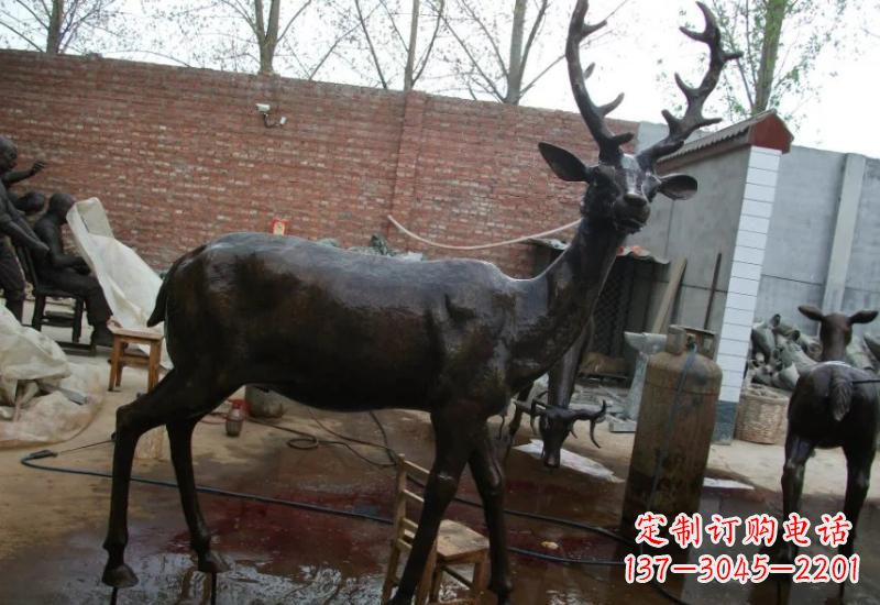 重庆唯美的梅花鹿铜雕,让你的家中添彩更有情调