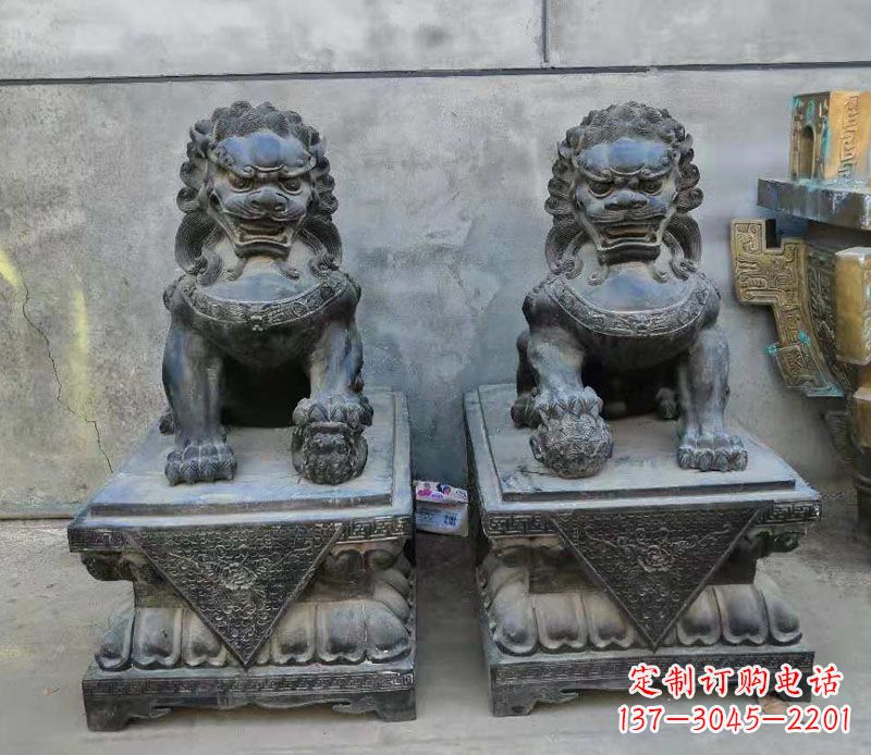 重庆门口踩球狮子铜雕