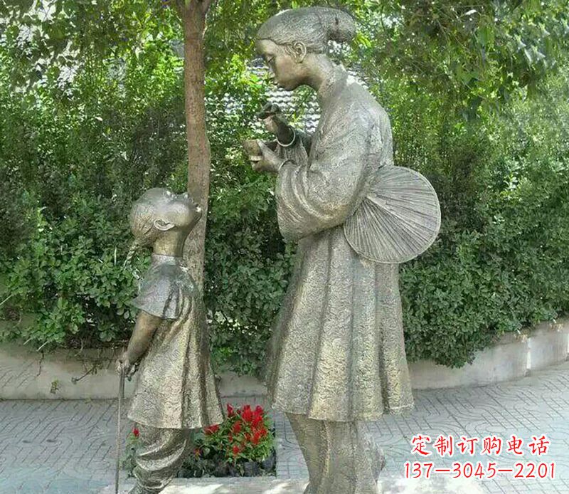 重庆用浓浓母爱温暖心中的母亲雕塑