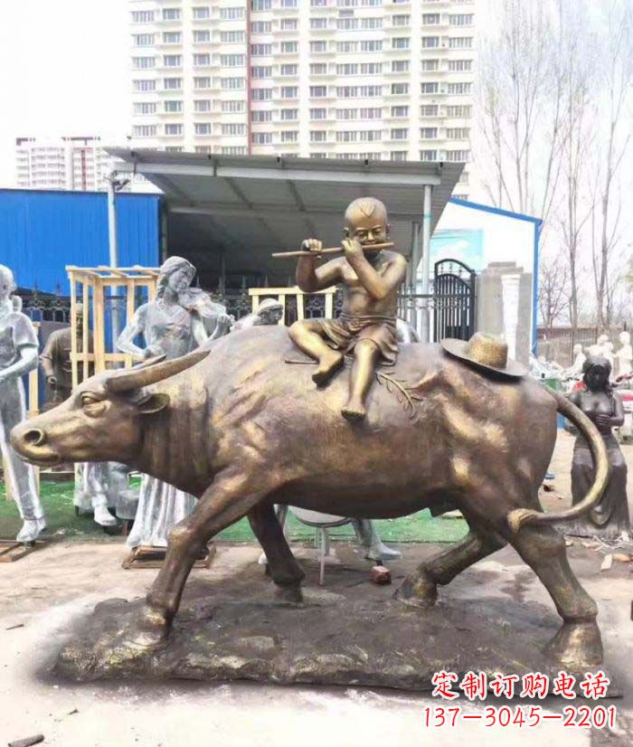 重庆牧童骑在牛背吹笛人物儿童铜雕