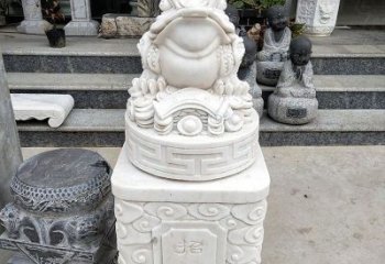 重庆金蟾立柱石动物雕塑