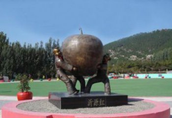 重庆苹果融入两岁小孩的生活——公园铜雕