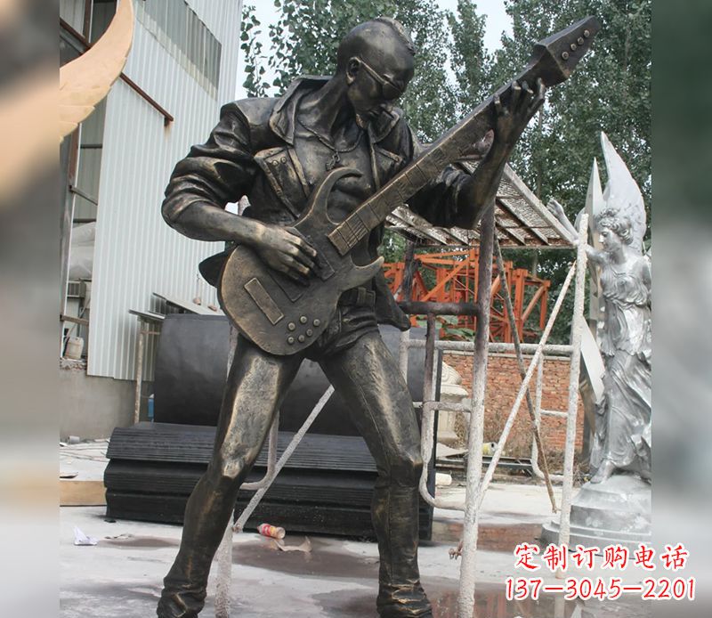 重庆男人弹吉他人物景观铜雕